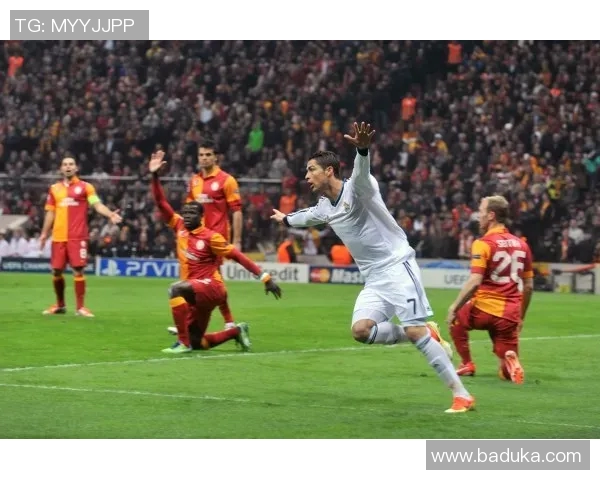 以足球球星梅西为核心解读他如何改变现代足球发展格局