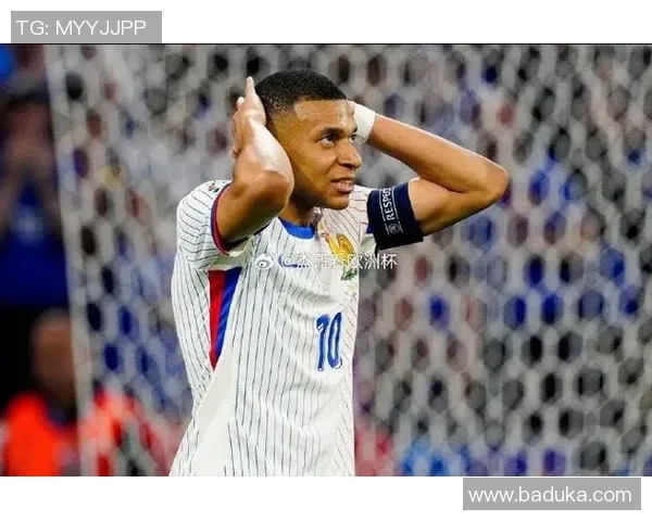 足球场上那些总爱带球突破的球星们:他们如何用脚下技术创造奇迹